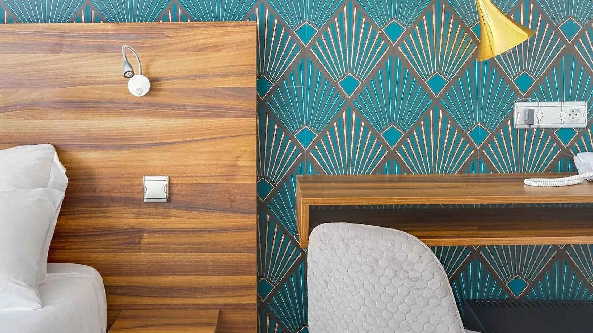 ***  Carladez Cambronne Hotel Paris France
