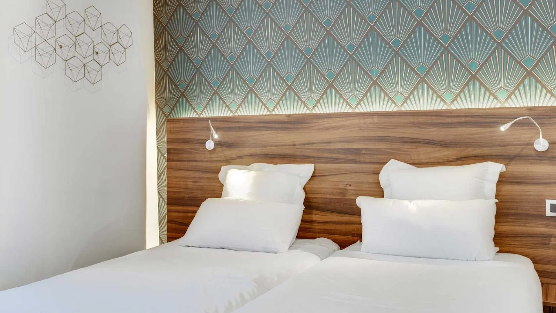 Carladez Cambronne Hotel Paris France
