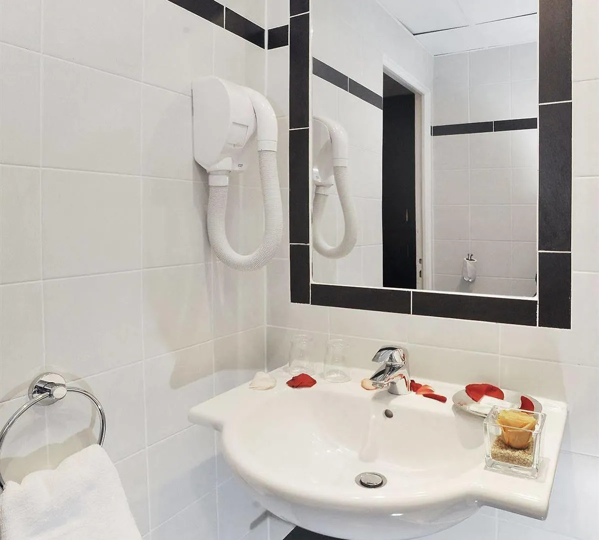 Carladez Cambronne Hotel Parijs